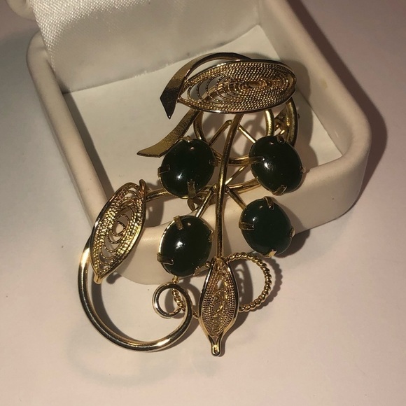 VTG Jadeite Gold Tone Filigree Leaf Brooch 2.2” - Picture 3 of 6
